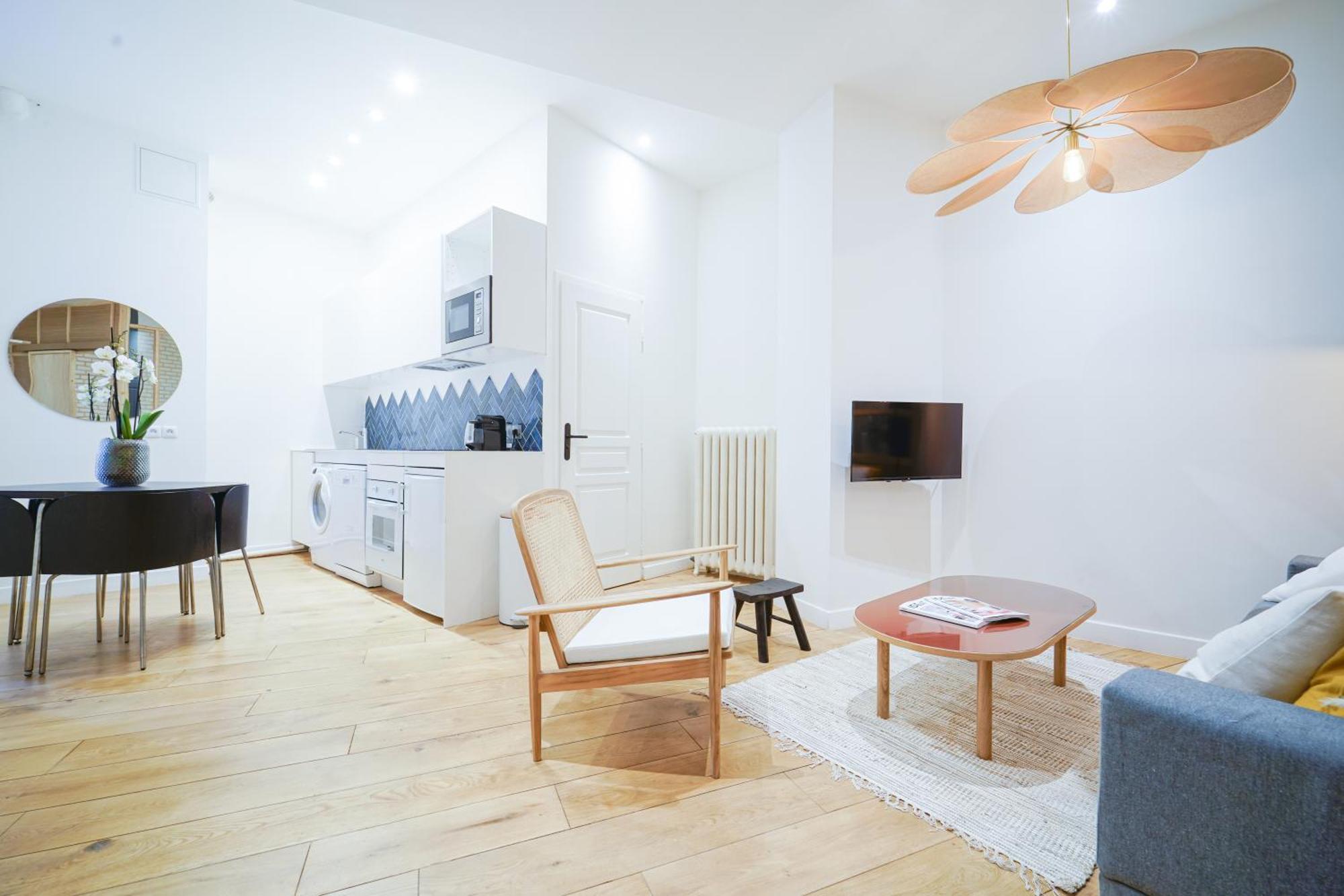 Parisuites Central Canal Saint Martin Luxe & Chic & Cosy Exterior photo
